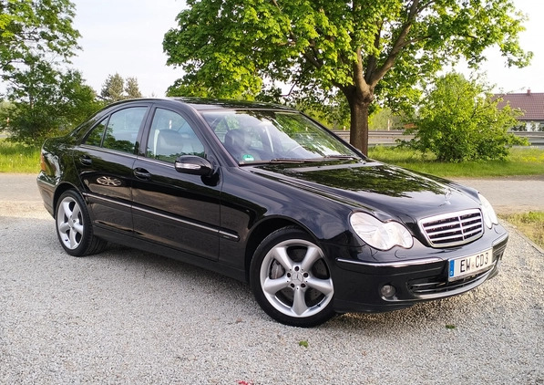 Mercedes-Benz Klasa C cena 20800 przebieg: 220000, rok produkcji 2006 z Ustrzyki Dolne małe 667